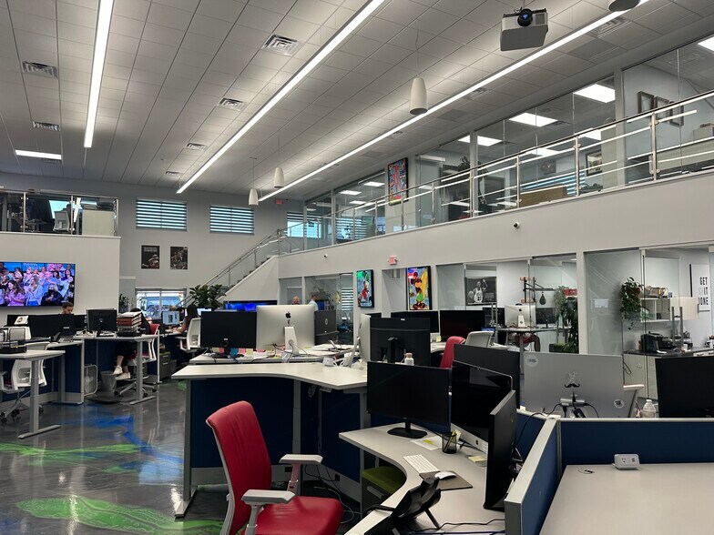 More Photos Of 6015 N US Highway 301, Tampa Warehouse For Lease