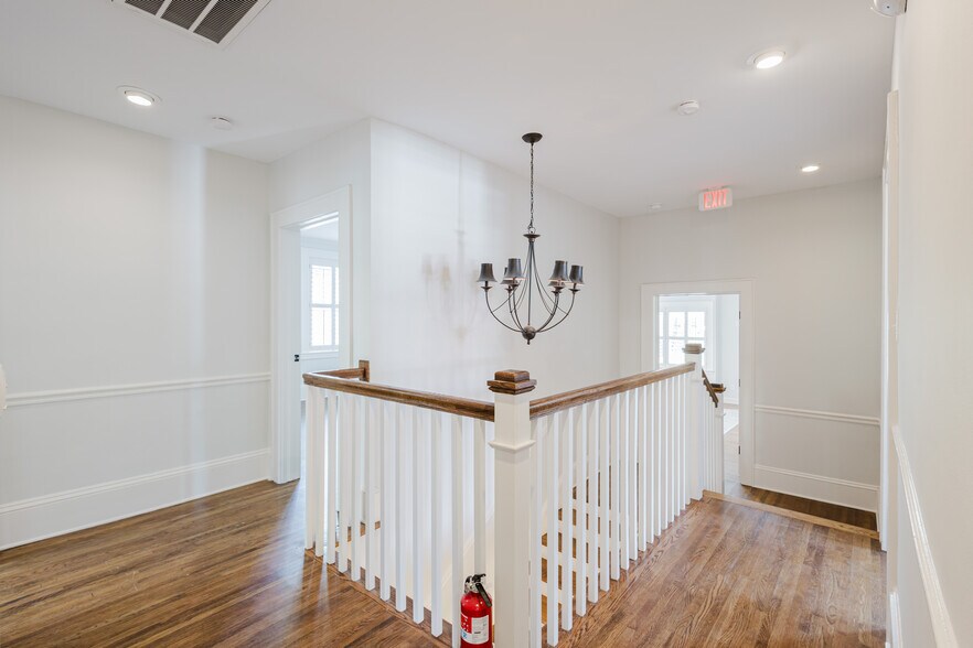 More Photos Of 1814 Euclid Ave, Charlotte Office For Lease