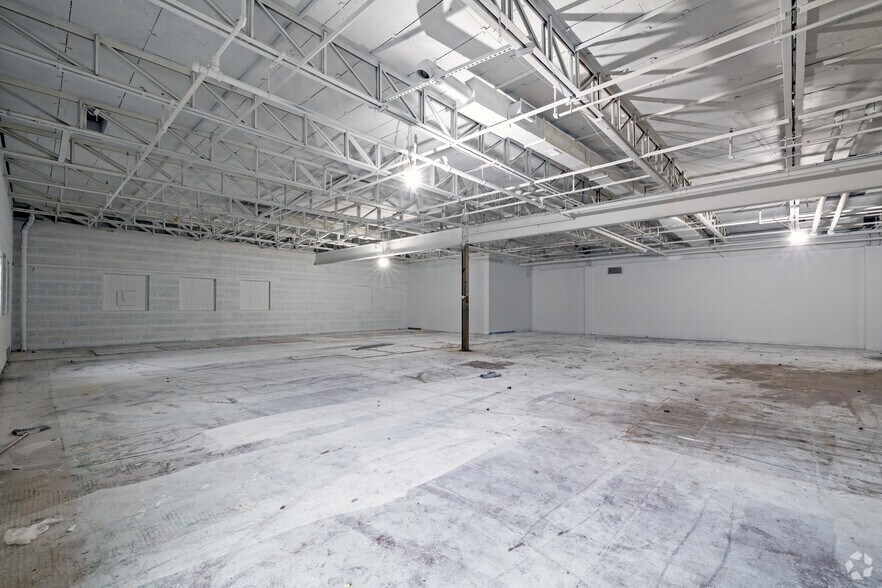 More Photos Of 240 State Rt 17 S, Lodi Warehouse For Lease