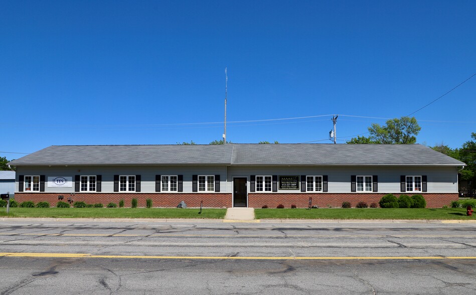 Primary Photo Of 112-118 S Main St, Medford Office For Sale