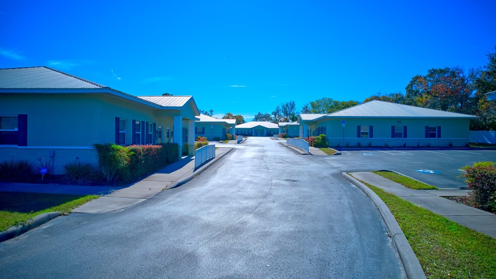 More Photos Of 8344-8346 Forest Oaks Blvd, Spring Hill Medical For Sale