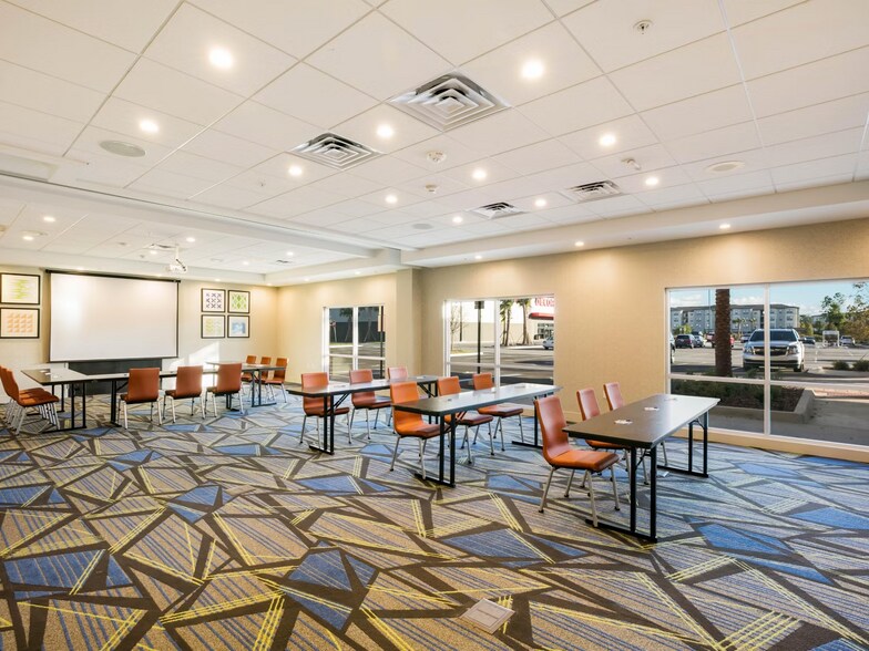 More Photos Of 10573 Brightman Blvd, Jacksonville Hotel For Sale