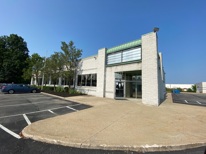 More Photos Of 8054 Darrow Rd, Twinsburg Office For Sale