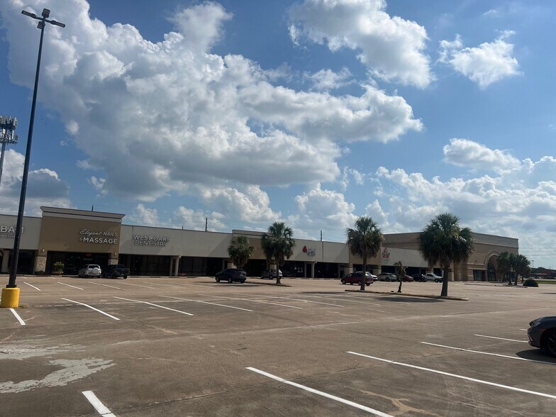 More Photos Of 2703 S Hwy 6, Houston Unknown For Lease