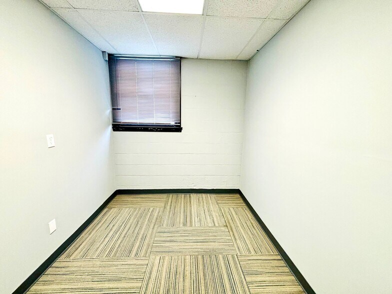 More Photos Of 1701 S Campbell Ave, Springfield Office For Sale