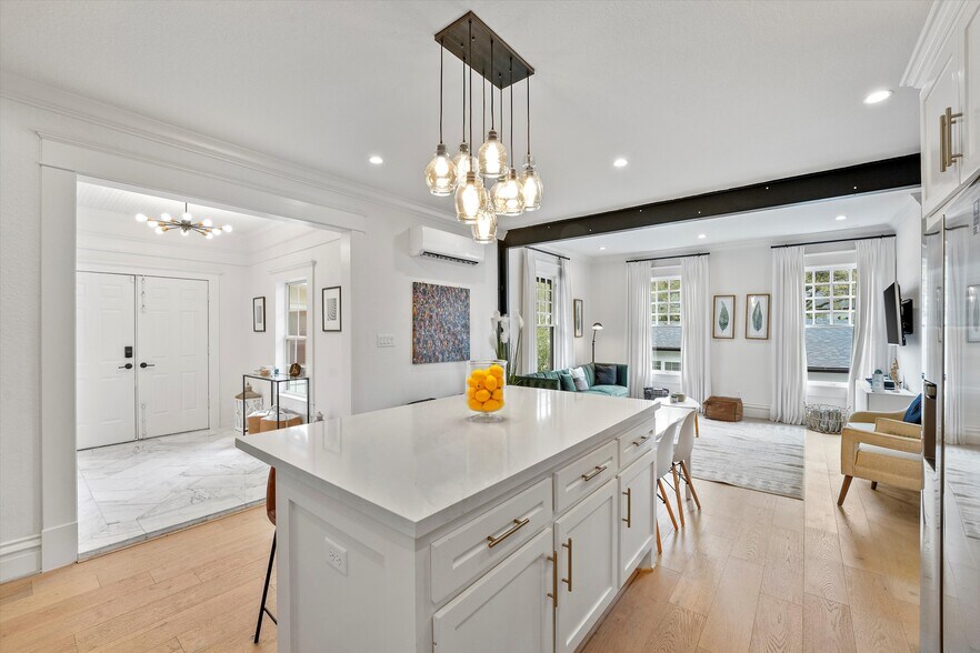 More Photos Of 235 Westheimer Rd, Houston Apartments For Sale