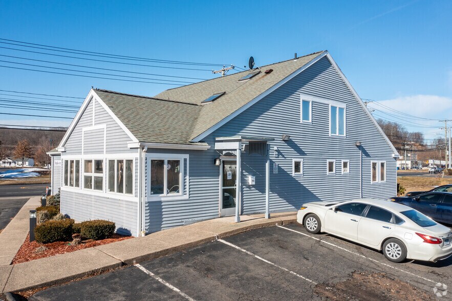 Primary Photo Of 169 Middle St, Bristol Medical For Sale