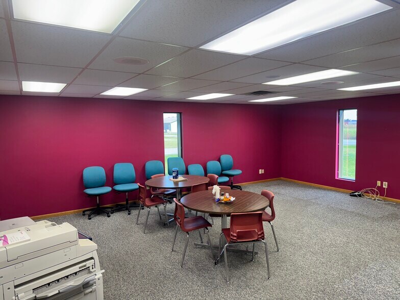 More Photos Of 1434 Progress Ln, Omro Distribution For Lease