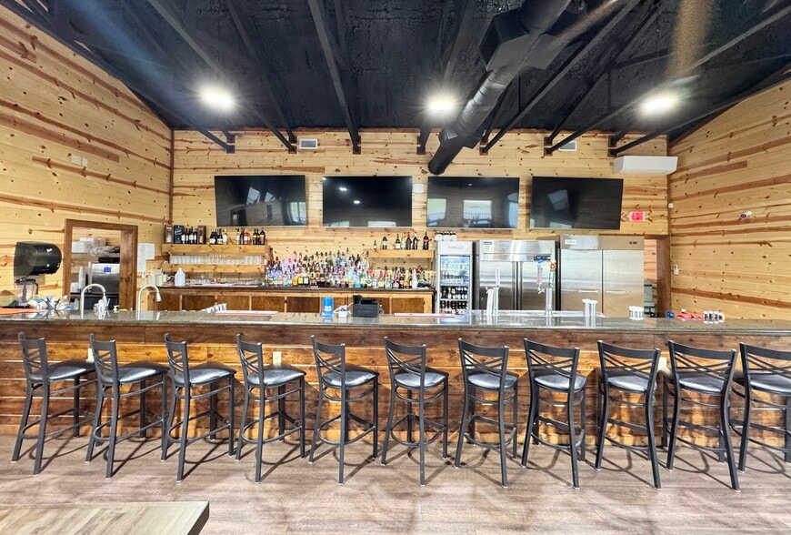 More Photos Of 500 SE Lincoln Rd, Idabel Hotel For Sale