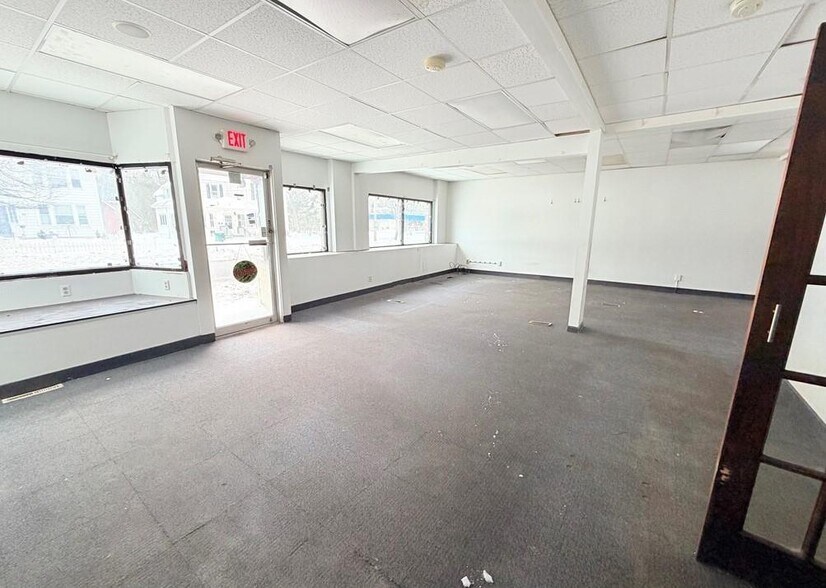 More Photos Of 87 Lake St, Hamburg General Retail For Sale