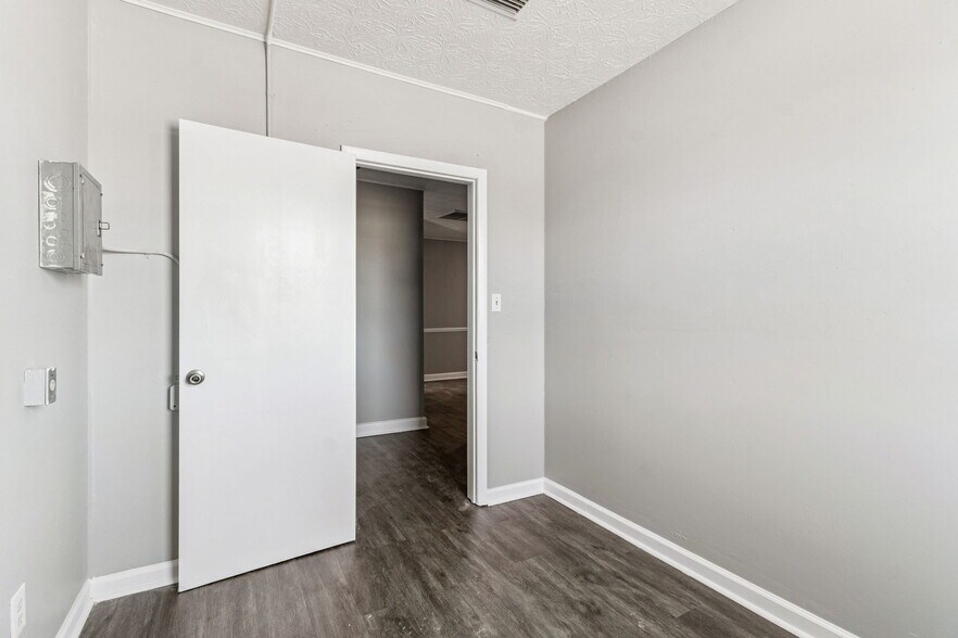 More Photos Of 715 McDuff Ave, Jacksonville Storefront Retail Residential For Sale