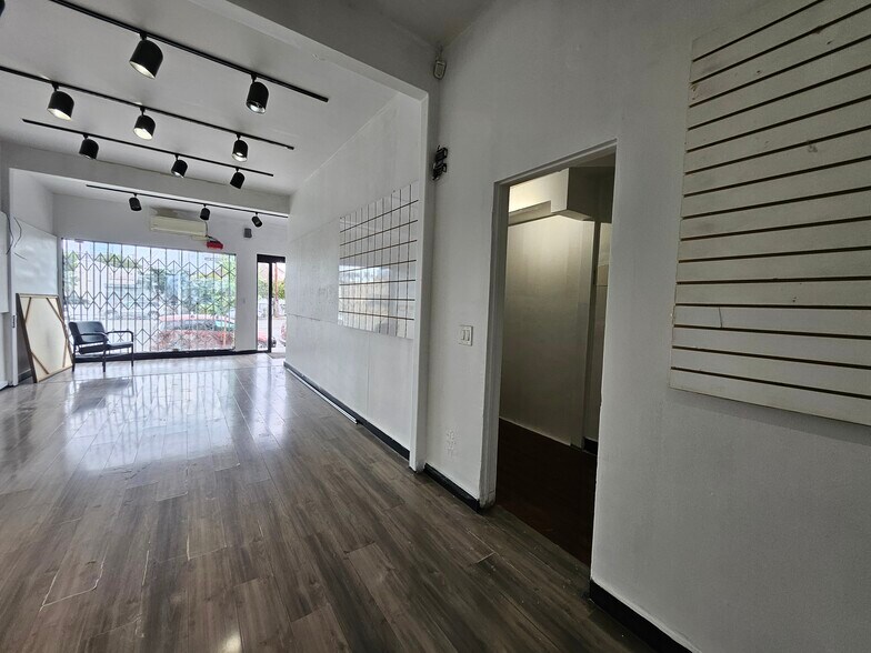 More Photos Of 1623 S Hoover St, Los Angeles Freestanding For Lease