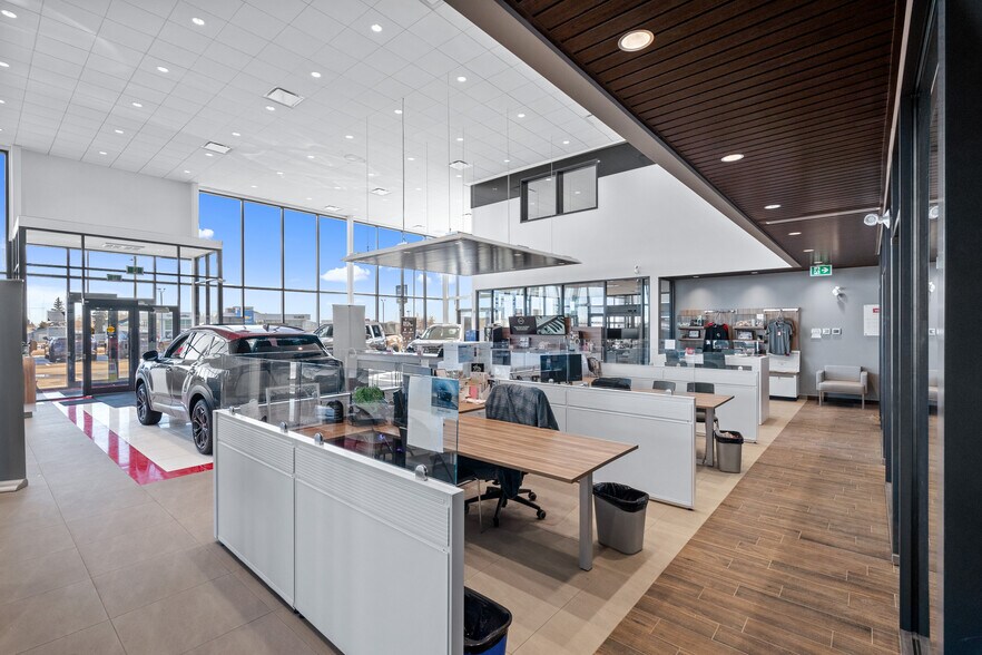 More Photos Of 2202 50 Av, Lloydminster Auto Dealership For Sale