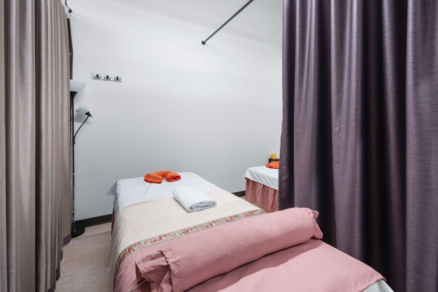 More Photos Of 965 W 18th St, Chicago Apartments For Sale