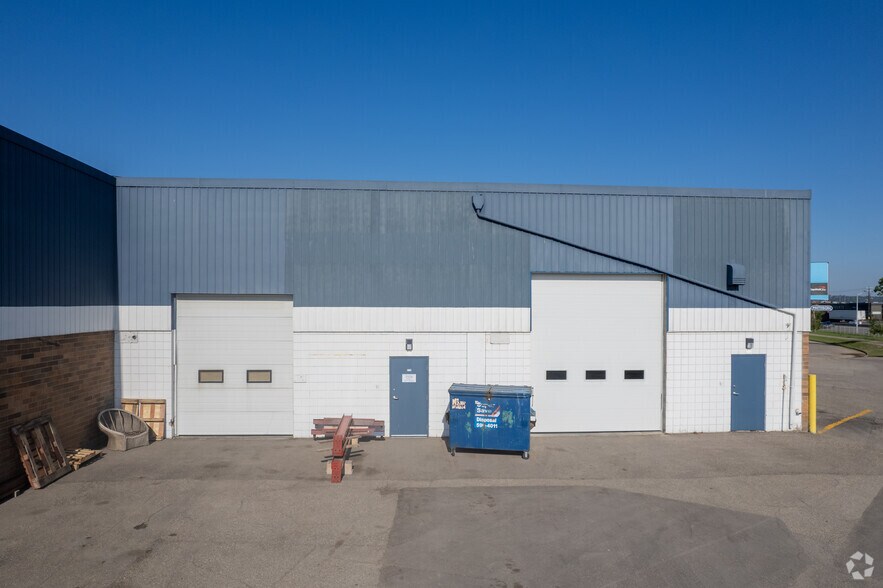 More Photos Of 4710-4760 14th St NE, Calgary Warehouse For Lease