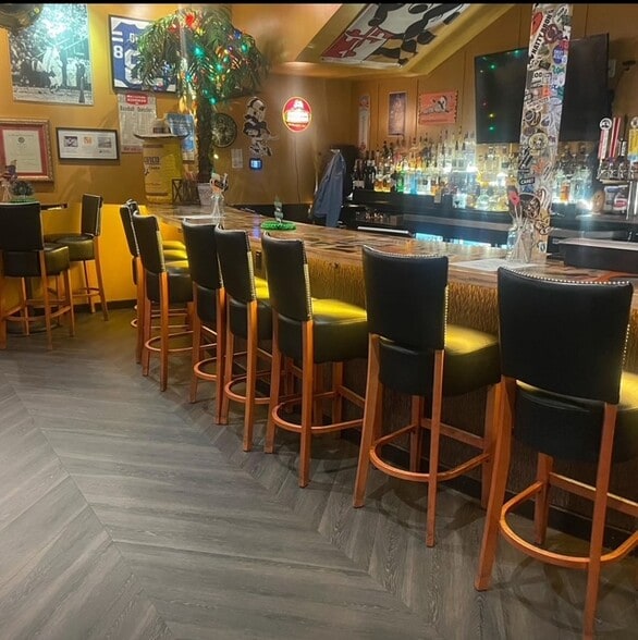 More Photos Of 2 W Pennsylvania Ave, Towson Restaurant For Lease