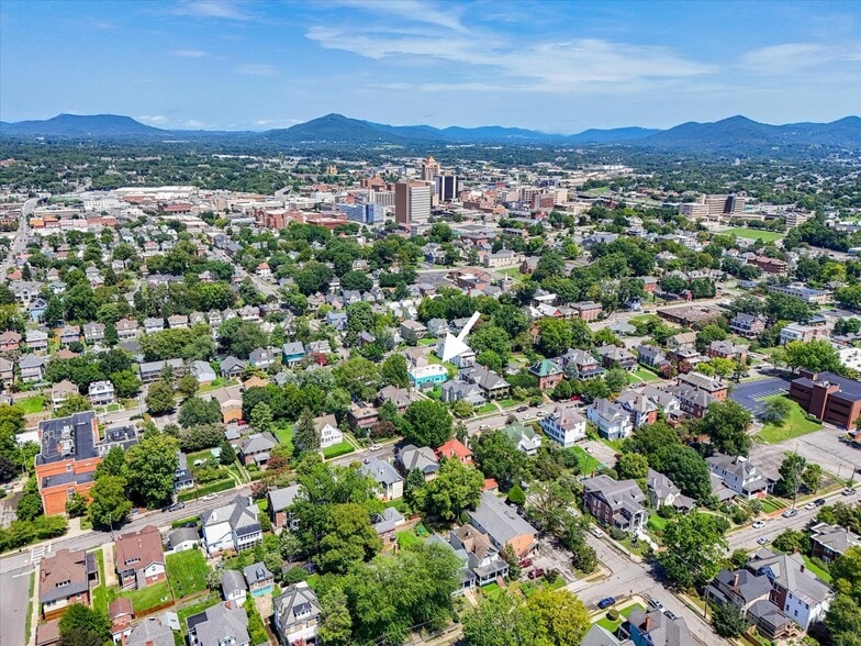 More Photos Of 1212 4th St SW, Roanoke General Retail For Sale