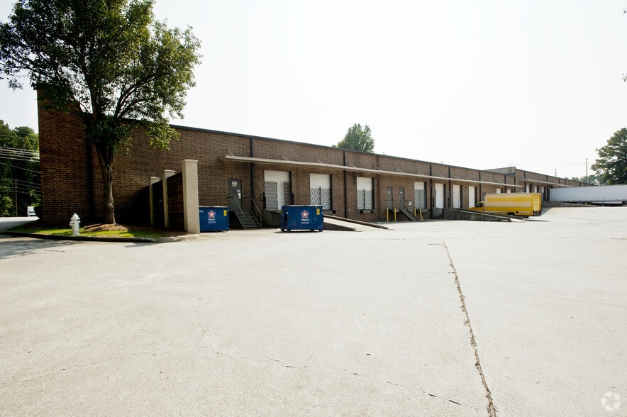More Photos Of 1075-1095 Cobb Pky S, Marietta Distribution For Lease