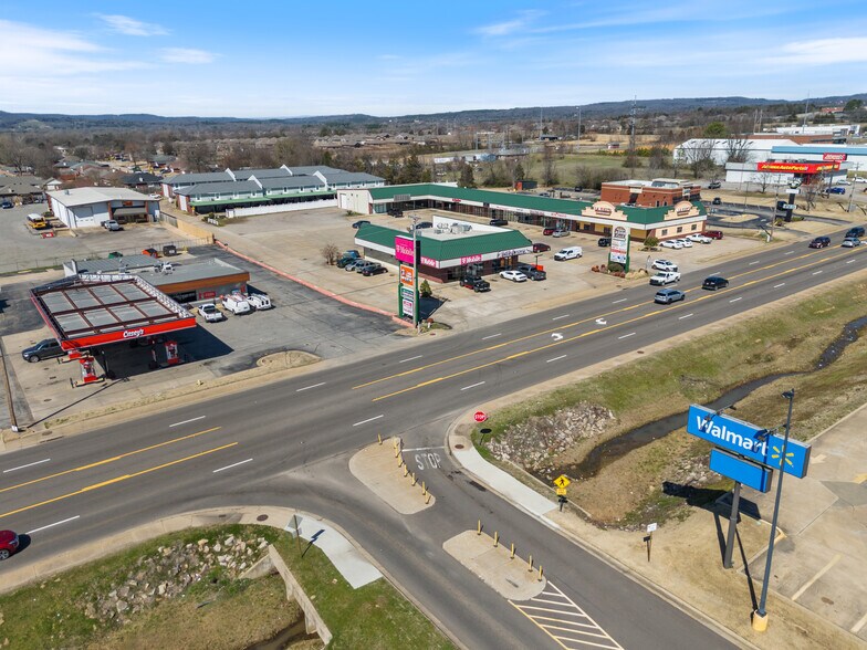 More Photos Of 2215 Fayetteville Rd, Van Buren Unknown For Lease