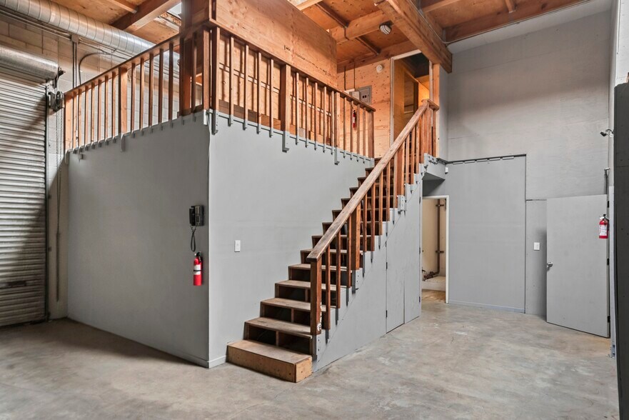 More Photos Of 48 Laurel St, Redwood City Service For Lease