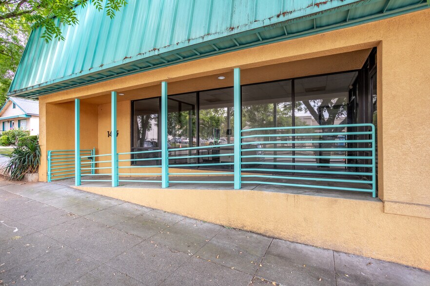 More Photos Of 1455 South St, Redding Flex For Sale