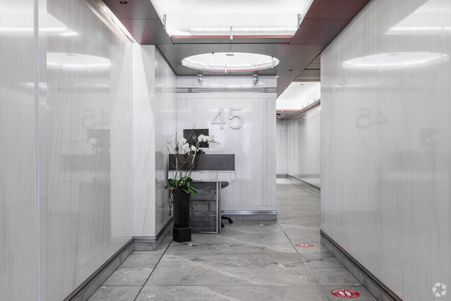More Photos Of 45 W 34th St, New York Office For Lease