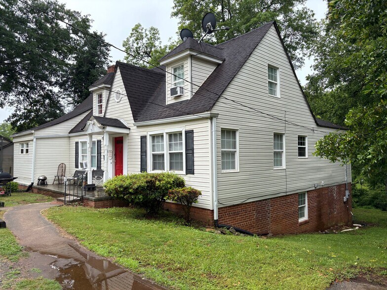 More Photos Of 711 W Main St, Thomaston Multifamily For Sale