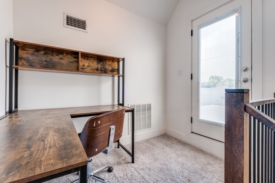 More Photos Of 2513 El Camino Ln, Dallas Specialty For Sale