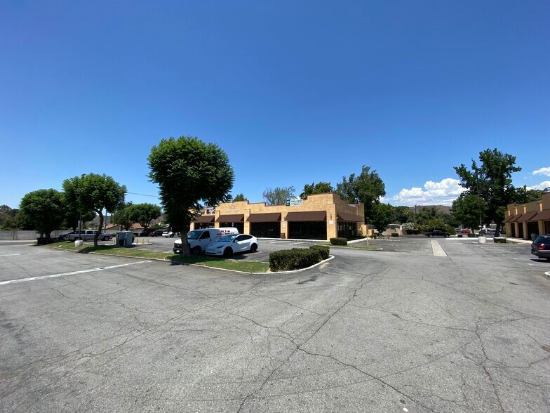More Photos Of 2085 W Holt Ave, Pomona Unknown For Lease