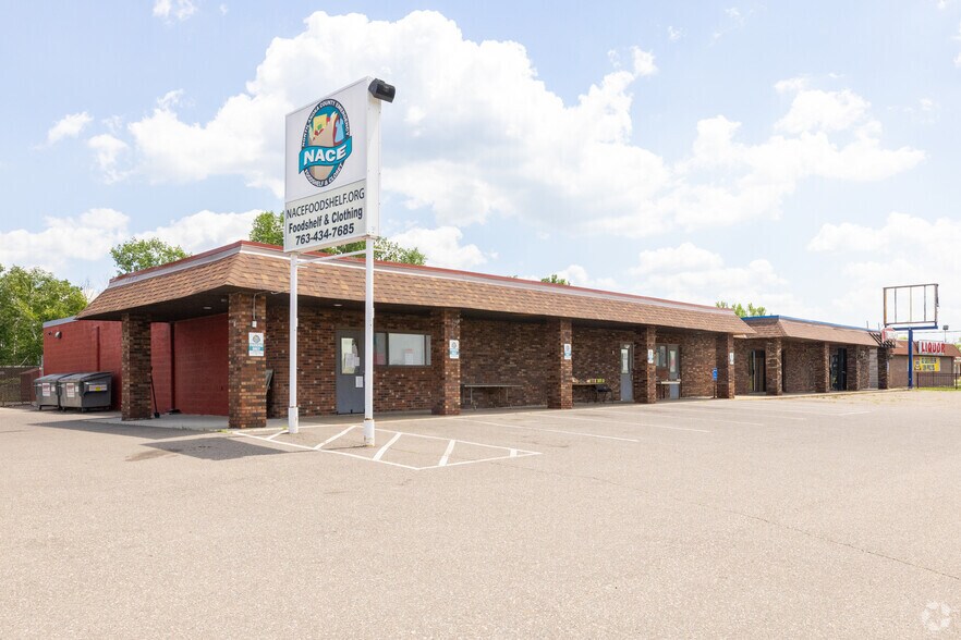 Primary Photo Of 18505-18511 NE Highway 65, East Bethel Freestanding For Sale