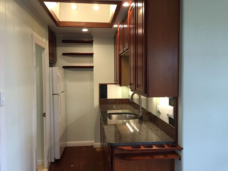 More Photos Of 3135 Lower Kula Rd, Kula Storefront Retail Office For Sale