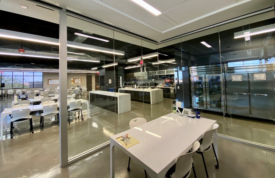 More Photos Of 6010 S Durango Dr, Las Vegas Loft Creative Space For Lease