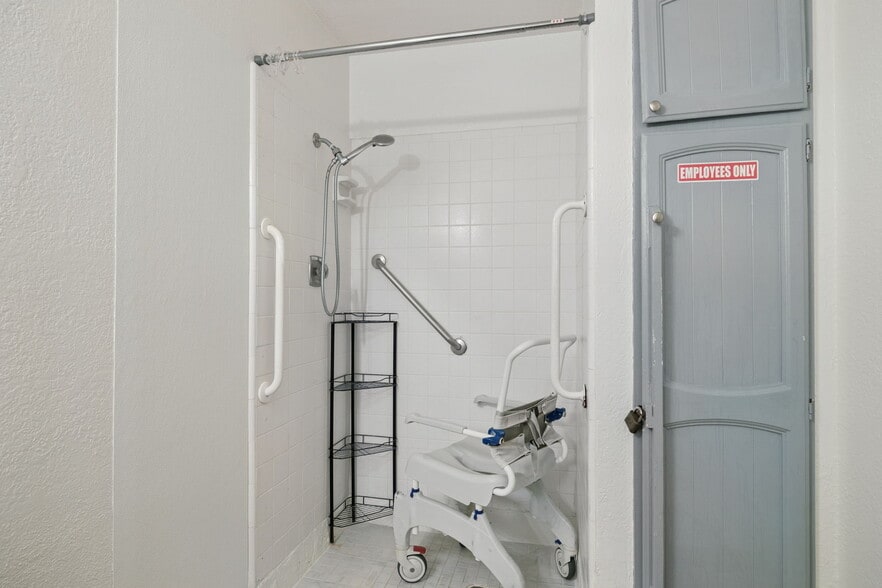 More Photos Of 1600 E Citation Ln, Tempe Assisted Living For Sale