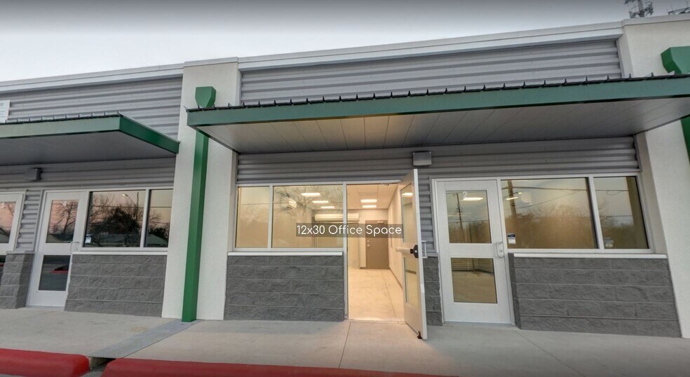 More Photos Of 1419 Commercial Ave, San Antonio Self Storage For Lease