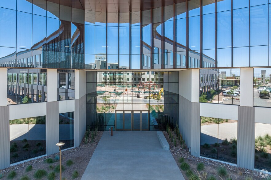 More Photos Of 6400 E McDowell Rd, Scottsdale Office For Lease