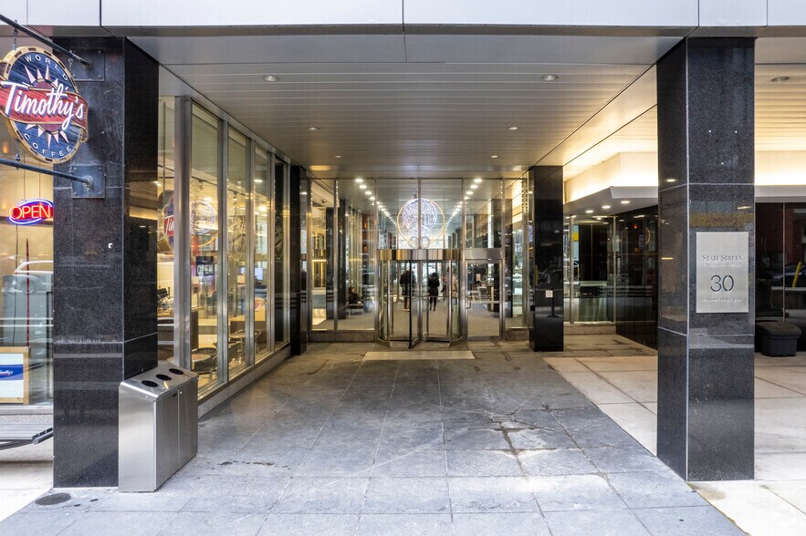 More Photos Of 30 Adelaide St E, Toronto Office For Lease