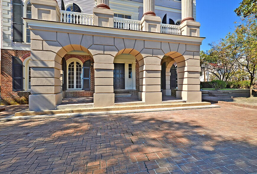 More Photos Of 635 E Bay St, Charleston Office Residential For Lease