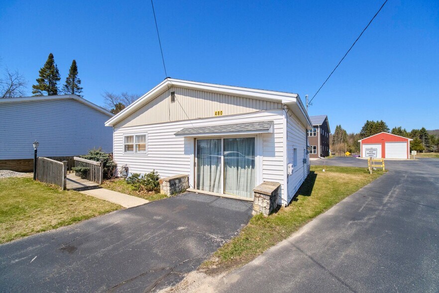 More Photos Of 480 E Parkdale Ave, Manistee Specialty For Sale