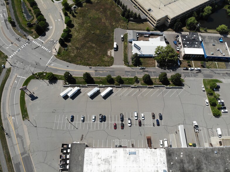 More Photos Of 125-175 Jackson Ave N, Hopkins Light Distribution For Lease