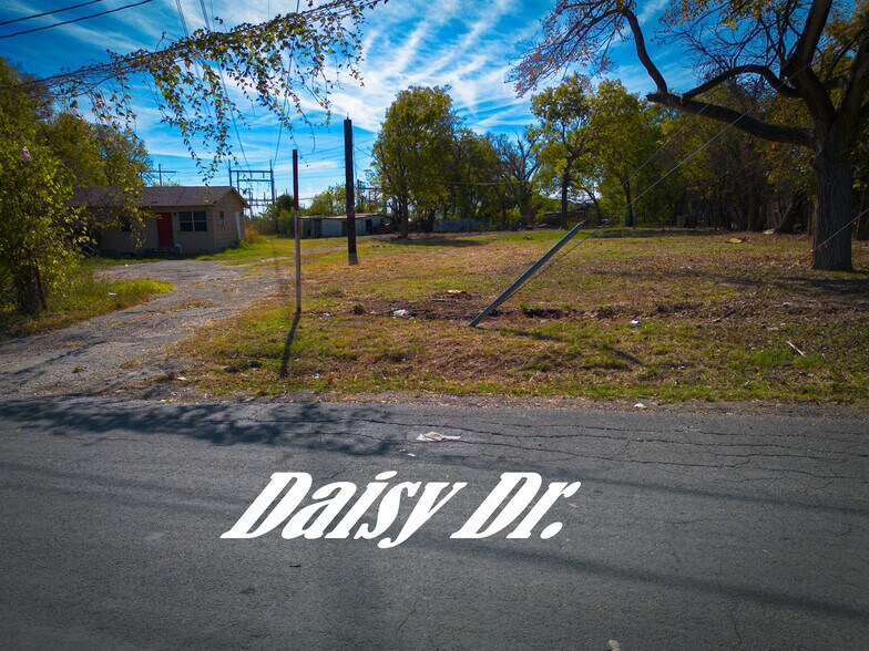 More Photos Of 2307 Daisy Dr, Austin Land For Sale