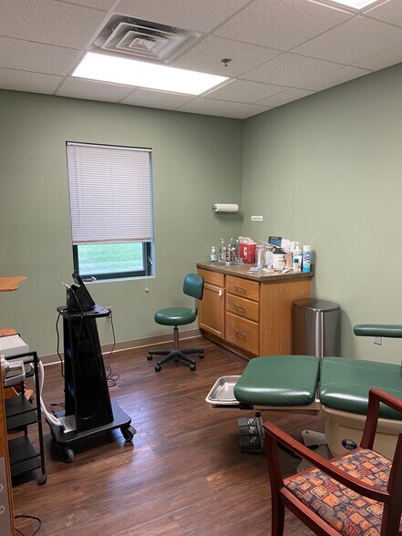 More Photos Of N1697 Municipal Dr, Greenville Office For Lease