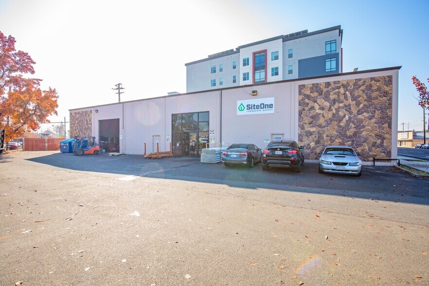 Primary Photo Of 6500 Elvas Ave, Sacramento Warehouse For Sale