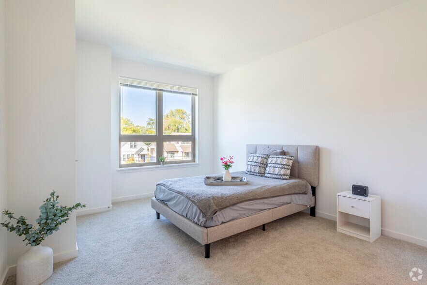 More Photos Of 15646 Cicero Ave, Oak Forest Apartments For Lease
