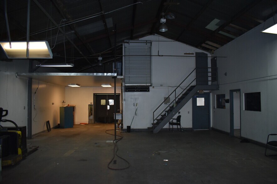 More Photos Of 7822 Salt Lake Ave, Cudahy Warehouse For Sale