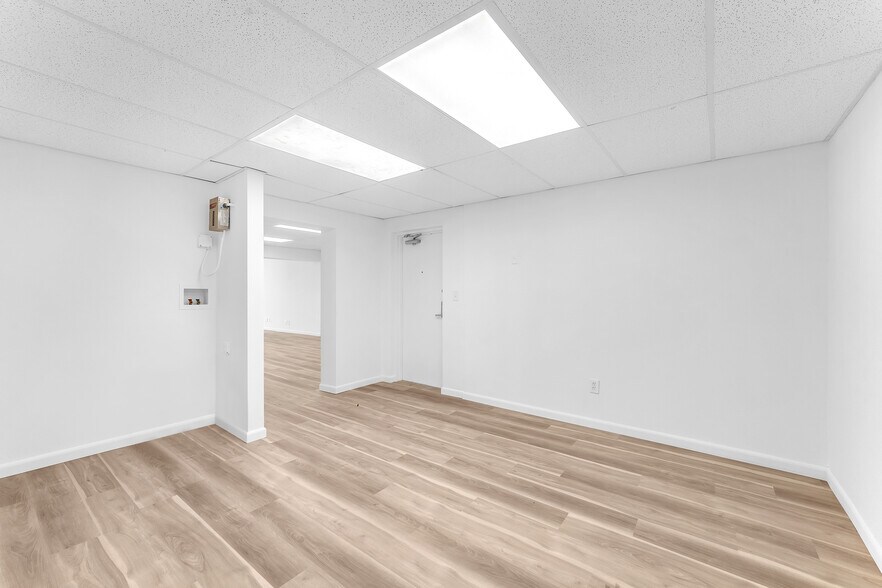 More Photos Of 1420 NE 163rd St, North Miami Beach Freestanding For Sale