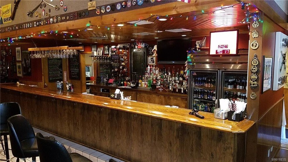 More Photos Of 418 Main St, Youngstown Restaurant For Sale