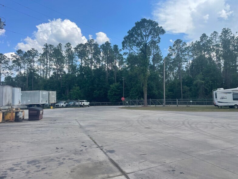 More Photos Of 4501 SE 95th St, Ocala Industrial For Lease