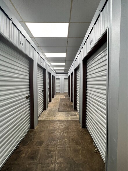 More Photos Of 3407 E Broad St, Texarkana Self Storage For Sale