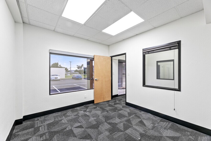 More Photos Of 12885 Research Blvd, Austin Unknown For Lease