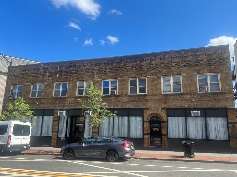 More Photos Of 1160 E Grand St, Elizabeth Storefront Retail Residential For Sale